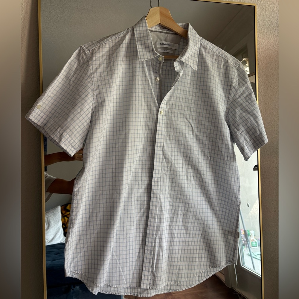 Men’s Calvin Klein shirt